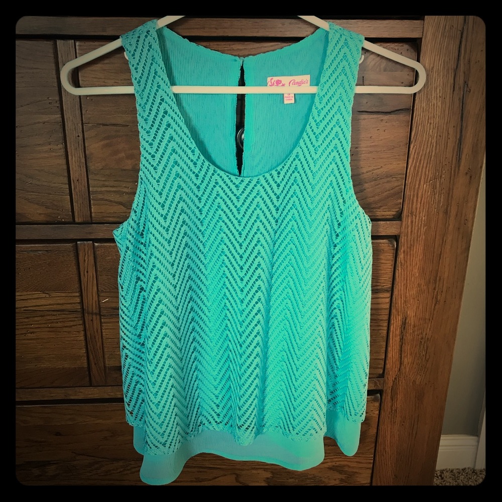 Layered flowy tank. NWOT.